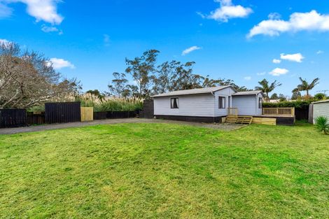 Photo of property in 4 Rere Place, Parakai, 0830