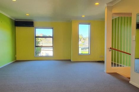 Photo of property in 36 Verdale Circle, Glen Eden, Auckland, 0602