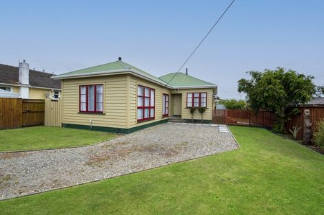 Photo of property in 73 Queenwood Road, Levin, 5510