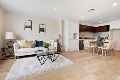 Photo of property in 5 Peony Mews, Oteha, Auckland, 0632