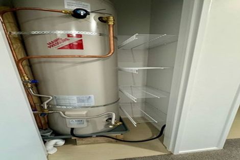 Photo of property in 7/25 Vodanovich Road, Te Atatu South, Auckland, 0610