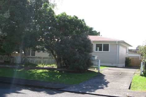 Photo of property in 90 Riverpark Crescent, Henderson, Auckland, 0610