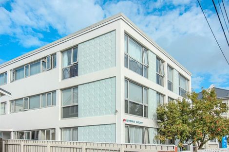 Photo of property in Victoria Court, 11/4 Queen Street, Mount Victoria, Wellington, 6011