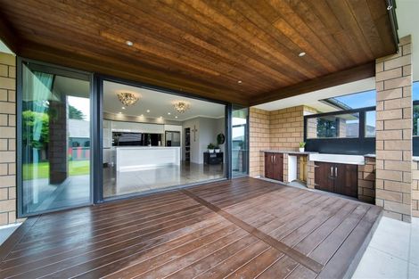 Photo of property in 15 Wentworth Lane, Waiwhakaiho, New Plymouth, 4312