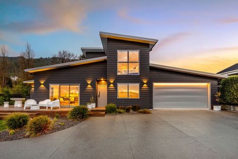 Photo of property in 35 Matenga Street, Waikanae, 5036