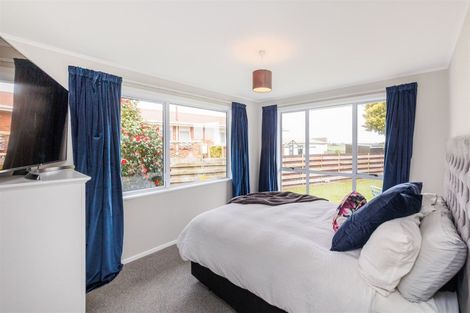 Photo of property in 10 Peters Avenue, Cloverlea, Palmerston North, 4412