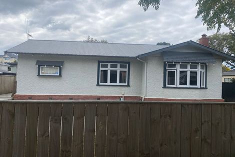 Photo of property in 28 Alfred Street, Roslyn, Palmerston North, 4414