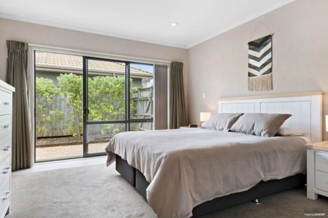 Photo of property in 52 Stranraer Crescent, Wattle Downs, Auckland, 2103