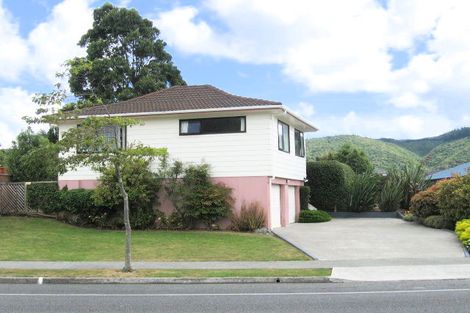 Photo of property in 110 Gemstone Drive, Birchville, Upper Hutt, 5018