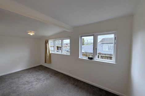 Photo of property in 11 Clayburn Road, Glen Eden, Auckland, 0602