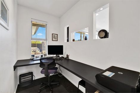 Photo of property in 16 Whitau Place, Marshland, Christchurch, 8083