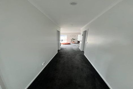 Photo of property in 17 Kutukutu Street, Takanini, 2112