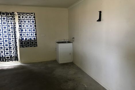 Photo of property in 1a Caen Road, Panmure, Auckland, 1072