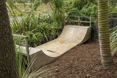 Photo of property in 28a Waterview Road, Stanley Point, Auckland, 0624