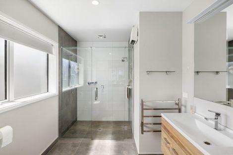 Photo of property in 70 Awataha Crescent, Pyes Pa, Tauranga, 3110