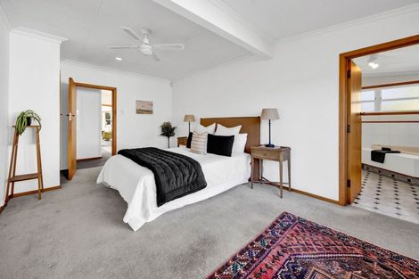 Photo of property in 39 Cameron Street, New Plymouth, 4310