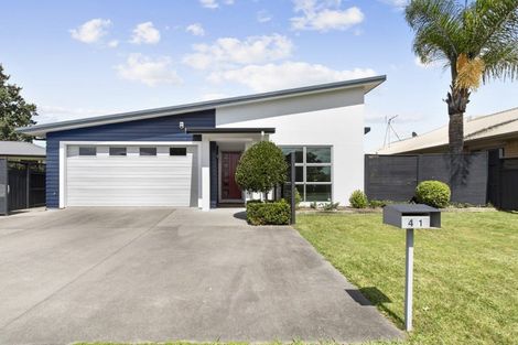 Photo of property in 41 Sandwich Road, St Andrews, Hamilton, 3200