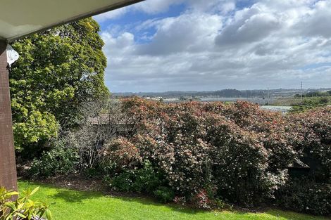 Photo of property in 22 Merida Place, Unsworth Heights, Auckland, 0632