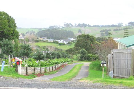 Photo of property in 2/14d Moffat Road, Red Beach, 0932