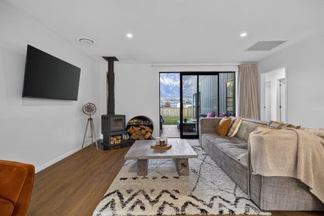 Photo of property in 25 Friesian Close, Jacks Point, 9371