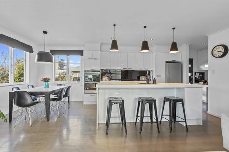 Photo of property in 4 Lynden Avenue, Hillcrest, Auckland, 0627