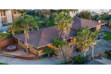 Photo of property in 10 Sophora Place, Totara Heights, Auckland, 2105