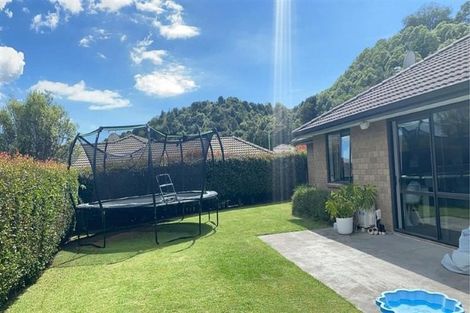 Photo of property in 10 Bathurst Crescent, Pyes Pa, Tauranga, 3112