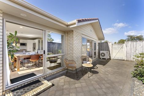 Photo of property in 15 Emery Place, Papamoa Beach, Papamoa, 3118