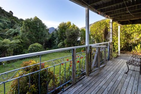 Photo of property in 659 Queen Charlotte Drive, Havelock, Picton, 7281