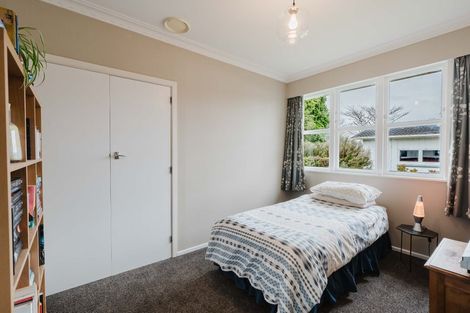 Photo of property in 16 Kensington Place, Fairfield, Hamilton, 3214