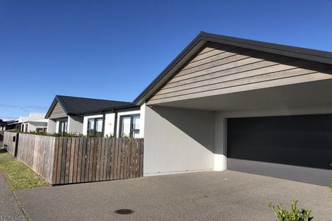 Photo of property in 76 Franks Way, Papamoa Beach, Papamoa, 3118