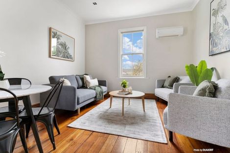 Photo of property in 17 Douglas Street, Mount Cook, Wellington, 6021