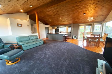 Photo of property in 137 Matipo Road, Te Atatu Peninsula, Auckland, 0610