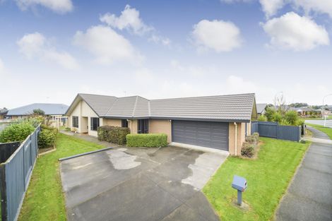 Photo of property in 53 Geneva Terrace, Kelvin Grove, Palmerston North, 4414