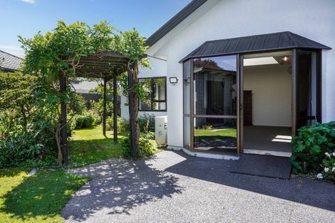 Photo of property in 6 Grove Place, Rangiora, 7400