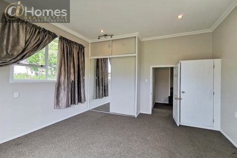 Photo of property in 6 Moontide Road, Kumeu, 0892