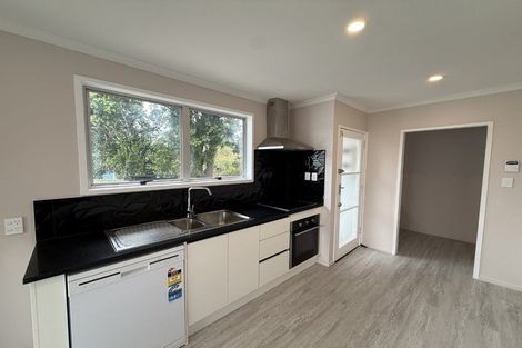 Photo of property in 20 Becker Drive, Weymouth, Auckland, 2103