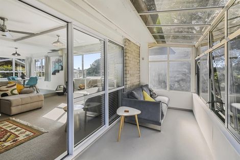 Photo of property in 102 Lawrence Crescent, Hillpark, Auckland, 2102