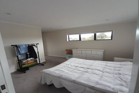 Photo of property in 1a Coletta Lane, Te Atatu South, Auckland, 0610