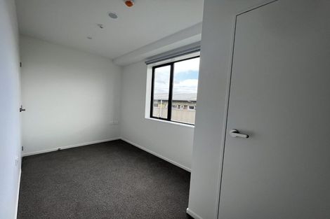 Photo of property in 102/28c Eileen Newey Place, Henderson, Auckland, 0612