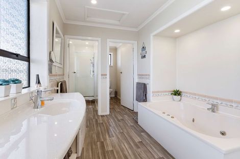 Photo of property in 13 Crossleigh Crescent, Balclutha, 9230