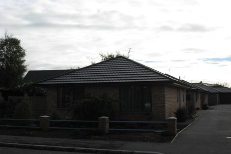 Photo of property in 3/42 Sawyers Arms Road, Northcote, Christchurch, 8052