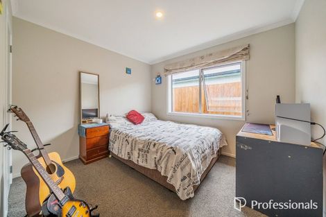 Photo of property in 98 Farmer Crescent, Taita, Lower Hutt, 5011