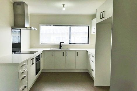 Photo of property in 2/5 Solveig Place, Randwick Park, Auckland, 2105