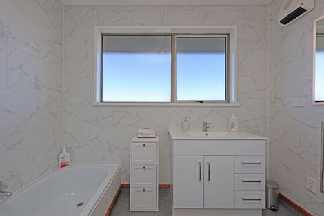 Photo of property in 16 Percy Street, Weston, Oamaru, 9401