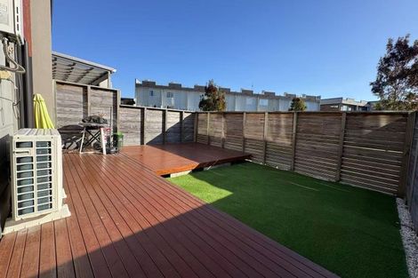 Photo of property in 48 Bordeaux Parade, Te Atatu South, Auckland, 0610