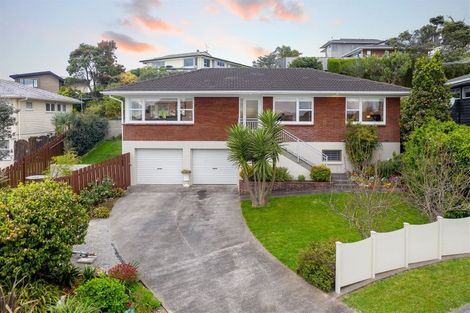 Photo of property in 14 Addis Place, Shelly Park, Auckland, 2014