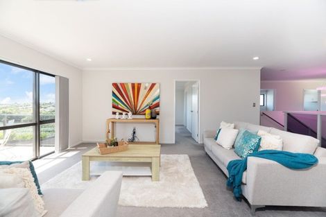 Photo of property in 63 Lake Panorama Drive, Henderson, Auckland, 0612