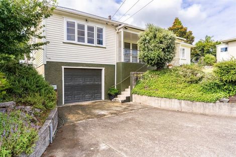 Photo of property in 16 View Street, Maungaturoto, 0520