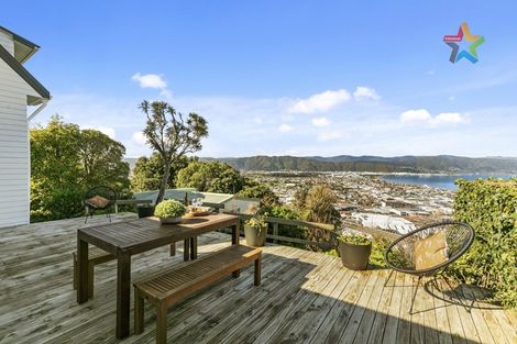Photo of property in 30 Singers Road, Korokoro, Lower Hutt, 5012